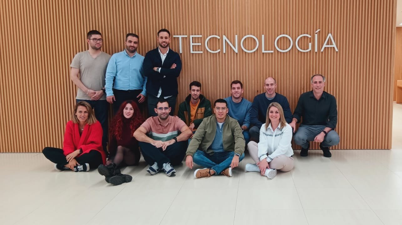 Equipo de Inditex en una visita