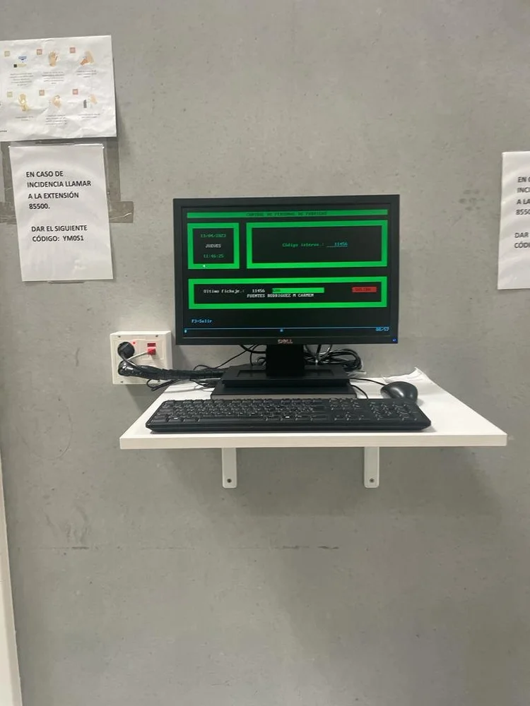 Puesto de trabajo con la herramienta