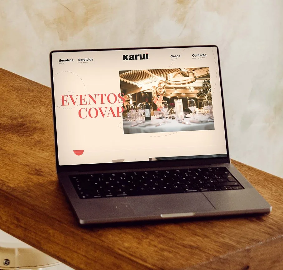 Pantalla de ordenador con la identidad de Karui